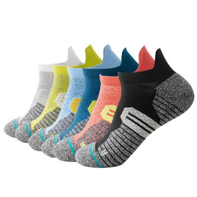 China Breathable Custom Logo Design Mens Grip Compression Ankle Knitted Crew Sports Socks for sale