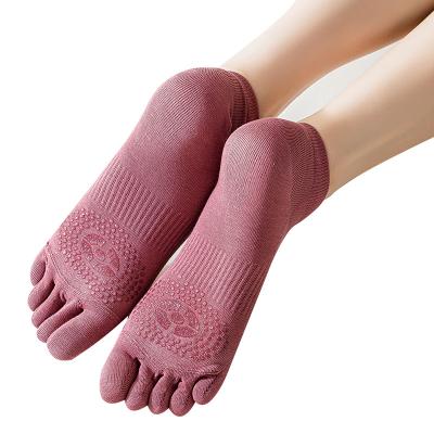 China Breathable Women Non Slip Custom Wholesale Pilates Logo Pilates Socks Grip 5 Toe Finger Yoga Socks for sale