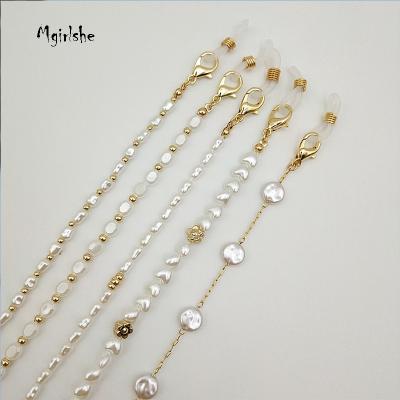 China Fashion 2021Pearl Necklace by Fashoin Fashoin Mgirlshe Backing Masking Chains for Women Backing Lanyard Face Masking Chain Gold Pearl for sale