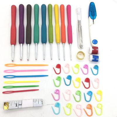 China Hand Knitting Hand Knitting Kit Knitting Tool and Sweater Needle TPR DIY Crocheting Kit Bag Soft Handle Crochet Set for sale