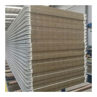 China Modern Fireproof Insulated Pu / Polyurethane Foam Sandwich Roof Panel For Prefab House And Cold Room for sale