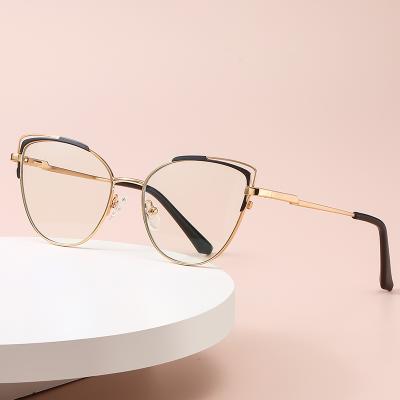 China 2022 New Fashion Metal Frames Ladies Metal Optical Glasses Frames Women Glass Computer Blue Light Blocking Glasses for sale