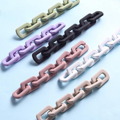 China Matte Color Plastic Clip Chunky Candy Accessories REWIN 20mmx31mm Rectangle Link Chain Pieces Bag Parts For Bag Handle for sale