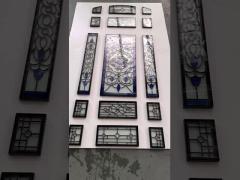 Design and produce a set of entry door glass according to customer requirements