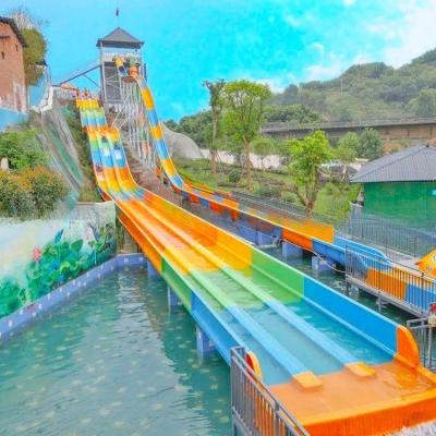 China Duurzame grote capaciteit pretpark waterglijbaan apparatuur op maat Te koop