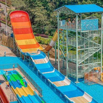 Chine Boomerang en fibre de verre toboggan aquatique pour adultes équipement de jeu aquatique pour terrain de jeux aquatique à vendre