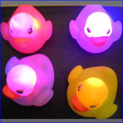 China LED swimming pool light toy OEM design duck bath vinyl toy for kids shenzhen for sale