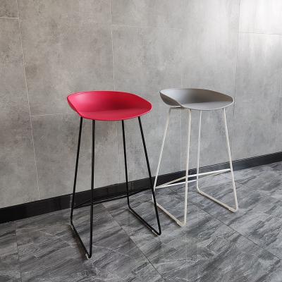 China Modern Creative High Bar Stool Modern Chair Stool Cafe Bar Chair for sale