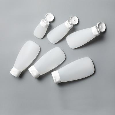 China Matt Touch Unregelmäßige Schlauchröhre Flip Top Cap Kostenlose Probe 120ml Kosmetik Weichflasche mit weißem Schraubhals Schraub Top Kosmetik Hautpflege zu verkaufen