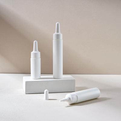 中国 10ml 15ml 20ml PE スクイート ベース チップ ボトル 高品質の白液体 ネイル セラム 消毒剤 柔らかい 圧縮 ボトル 販売のため