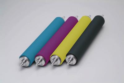 Chine Rouleaux en caoutchouc industriels bleus/noir avec la norme ANSI, ASTM, ASME, DIN, norme de gigaoctet à vendre