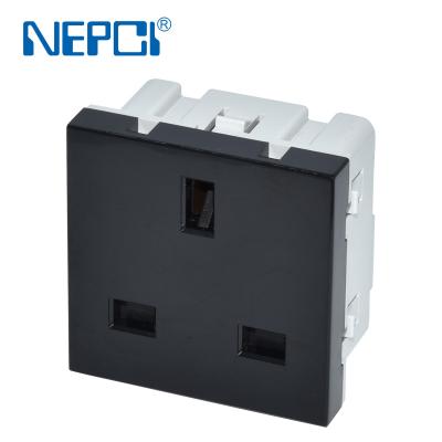 China AC250V /13A CE Certified IEC Standard UK Plug Module British Socket Module 45x45 for sale