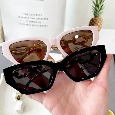 China Wholesale PC 95307 - 2022 Spring Summer Square Chain Sun Glasses Female Metal Women Shades Luxury Sunglasses for sale