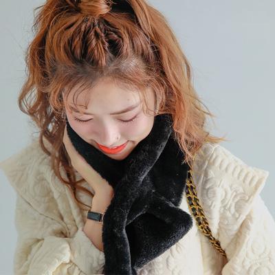 China Quick Order Plush Women's Faux Fur Scarves Different Color Plush Scarf Winter Running Scarf For Women for sale