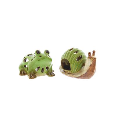 China Creative Figure Candle Holder Frog and Snail Tealight Candle Holder Ceramic Oil Burner for sale