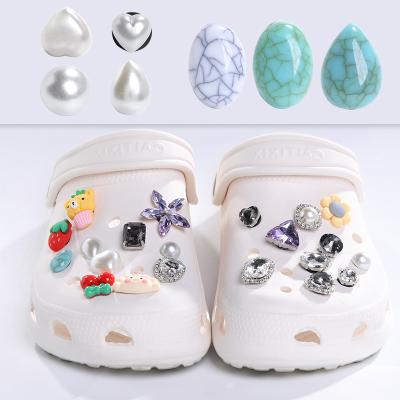 China Choke Charm Designer Latest Pearl Bow Metal Croc Chain Shoe Charms Fits For Croc Choke Shoes for sale