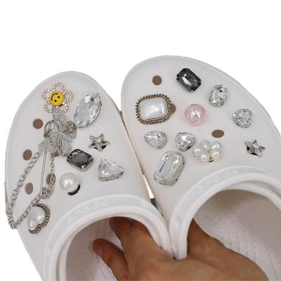 China Clog Charm Designer Crystal Cheap Shoe Charms Luxury Customized Metal Shoe Charm For Croc Shoe Sandal Slipper for sale