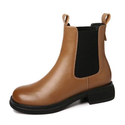 China Insulative Fashion Hot Sale Autumn Winter Outdoor Warm Leather Mid-tube Ladies Chelsea Boots Woman Snow Boots for sale