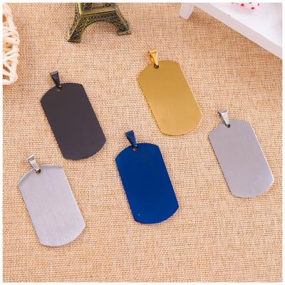 China 2021 Romantic Current Cheap Dangling 316L Stainless Steel Dog Tag Necklace Women Customized Engrave Gold Dogtag Charm Necklace Jewelry for sale