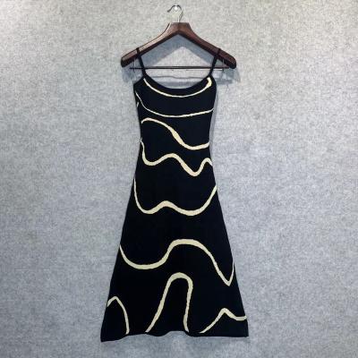 China Slim Fit Jacquard Sweater Black Top And Gold Jacquard Sweater Tank Top Dress With Patterns Geometric Smooth Curves Streamlined Design for sale