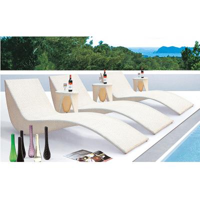 China Cheap hot sale rattan sun sofa modern patio pool cabriolet lounge swimming chair for sale