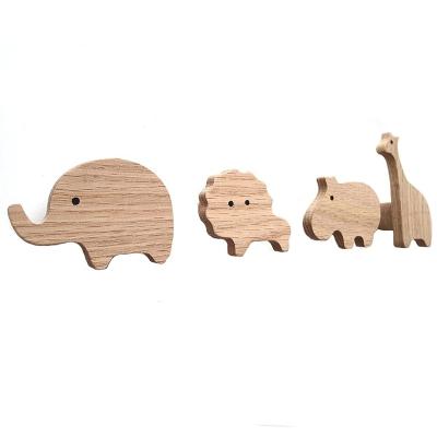 China Sustainable Wall Hangs Oak Retro Hook Wooden Coat Hook for sale