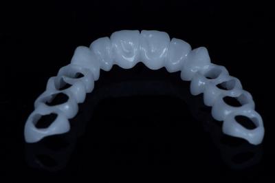 China Prótese de sorriso ajustável de silicone para dentes ausentes à venda