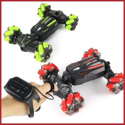 중국 New Toy 2021 Gesture Sensing RC Cars Hobby High Speed Tipping Twister Stunt Car Hand Induction control Car Gift Items 판매용