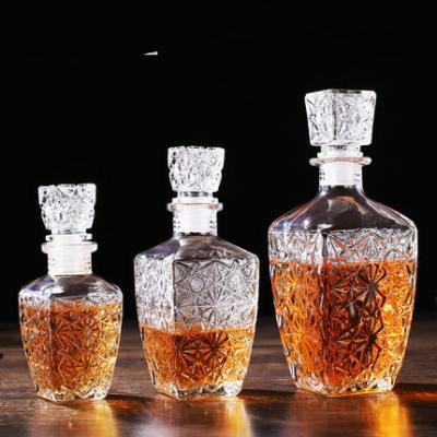 China Beverage 500ml 700ml 750ml 1000ml Crystal Glass Wine Bottle With XO Shaped for sale