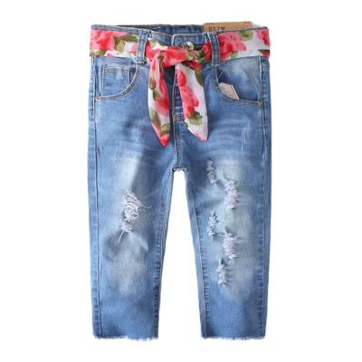 China 2020 Summer New Design Breathable Flower Lovely Kids Girls Denim Pants Fashion Popular Style Lovely Kids Girls Jeans for sale