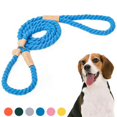 China Hot Selling Viable Pet Rope Glowing In Dark Rope Nylon Braided Leash For Dogs for sale