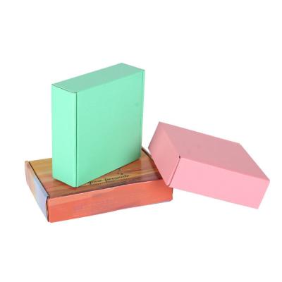 China Recycled Packaging Paper Materials Custom Gift Foldable Magnetic Gift Box With Ribbon Closure for sale