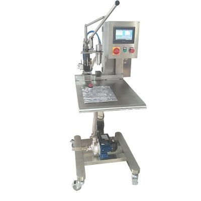 China Beverage Plastic Bag In Box Liquid Filling Sealing Machine for sale