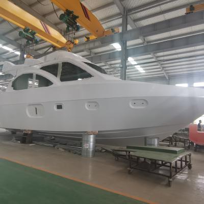 China Customized 60ft Luxury Fiberglass Fishing Big Yacht Luxury Cabin Cruiser for sale