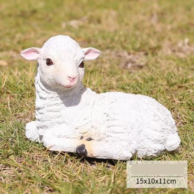 China Lifelike Animal Europe Sculpture Sheep Statue For Garden Ornaments for sale