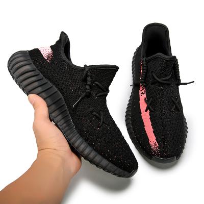 China Flexible Yeezy 350 V2 Sports Running Shoes For Man Or Woman Guts Guts Sneakers Black White for sale