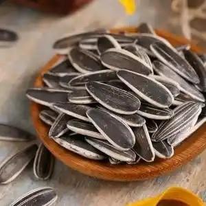 China Sunflower Seeds T5 The Perfect Snack for Your Customers' Satisfaction for sale