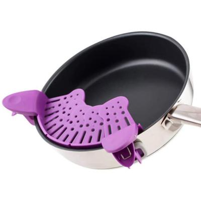 China Staple Silicon Cook Strainer Kitchen Hands-Free Viable Silicone Sieve For Most Pots Filters Pasta Bowls Collapsible Kitchen Colander for sale