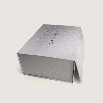 China High End Folding Silver Magnetic Paper Gift Box Recycled Custom Logo Magnetic Closure White Rigid Cardboard Packaging Materials 2022 for sale