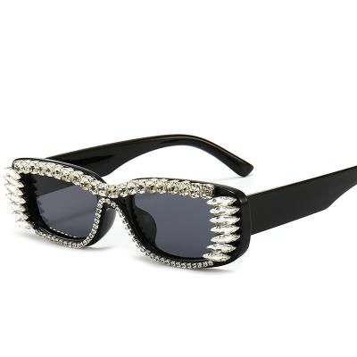 China Women Diamond Vintage Sunglasses 2021 High Quality 2021Luxury Fashion Half Frame Half Frame Rhinestone Sun Glass Small for sale