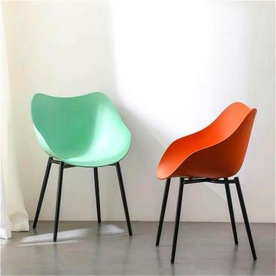 China Popular Selling Leisure Chair Comfort Curve High Quality PP Material Chair With Metal Legs For Dining Room for sale