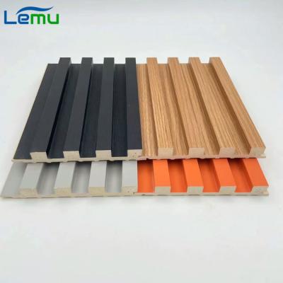 China 150 mm Breite Fluted Wpc Wandplatten Massivholz Wandplatten 2,9m Länge zu verkaufen