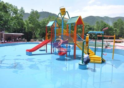 China Kleiner Spielplatz-Wasser-Park galvanisierte Stahlkonstruktions-Fiberglas-Wasserrutsche zu verkaufen