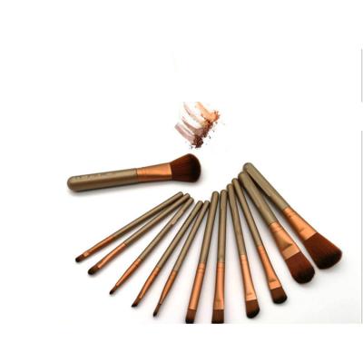 China Angular Blush Cheap LOW Price MOW Iron Box Packing Beauty Equipment Makeup Brush Tools for sale