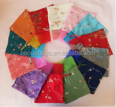 China Soft Indian Silk Fabric Wedding Gift Bag Nice Iridescent Design And Gift Bags for sale