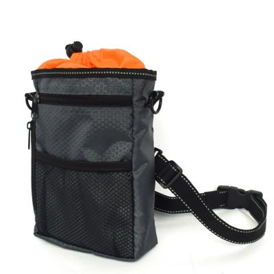 China Viable Easily Carry Dog Treat Training Pouch Pet Training Bag with Hold Belt Shoulder Strap for sale