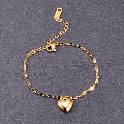 China FASHIONABLE Hot Selling Minimalist Love Heart Charm Bracelet 18K Gold Plated Stainless Steel Bracelet For Women for sale