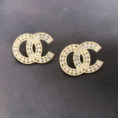 China New designer retro joker fashion earrings popular brand TRENDY earrings simple fashion jewelry for sale