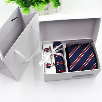 China According to demand hot sales neck tie set silk tie gift set for men custom tie clips for sale