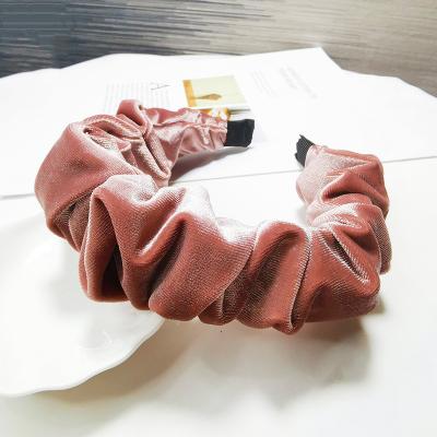 China Autumn Winter Velvet Pleated Headband Eco-Friendly Korean Women's Retro Hair Accessories Bubbles Main Large Intestine Hole Hair Band Headdress for sale